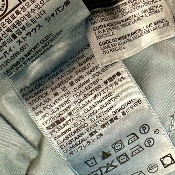 Levi's Blue Bermuda Shorts Classic Denim Style Rolled Cuff Medium Wash Stretch - Picture 6 of 9